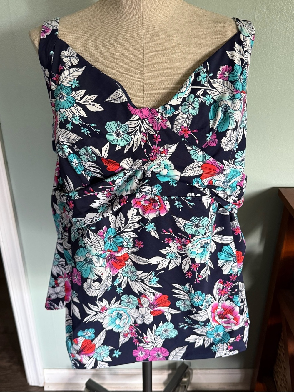 Lands End Navy Blue Floral Structured Underwire Tankini Swim Top Size 26W